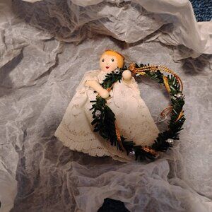 Avon Heavenly Angel Wreath Ornament Collection 3" x 3"  Like New